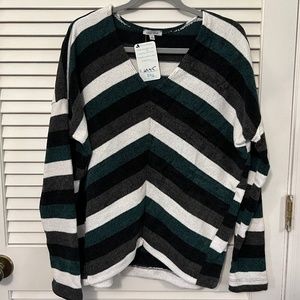 Long sleeve sweater NWT - Small